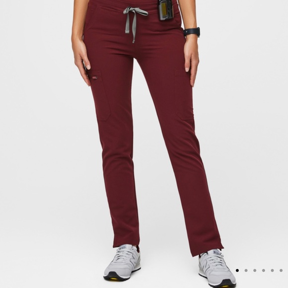 NEW Figs Casma & Yola Skinny Scrub SET in Burgundy - Picture 3 of 4